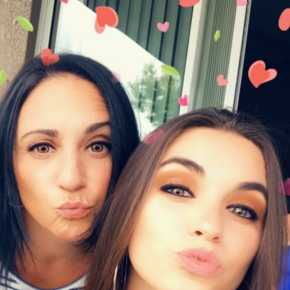 Meet your Posher, Laurie